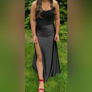 Sherri Hill Black Lace Dress